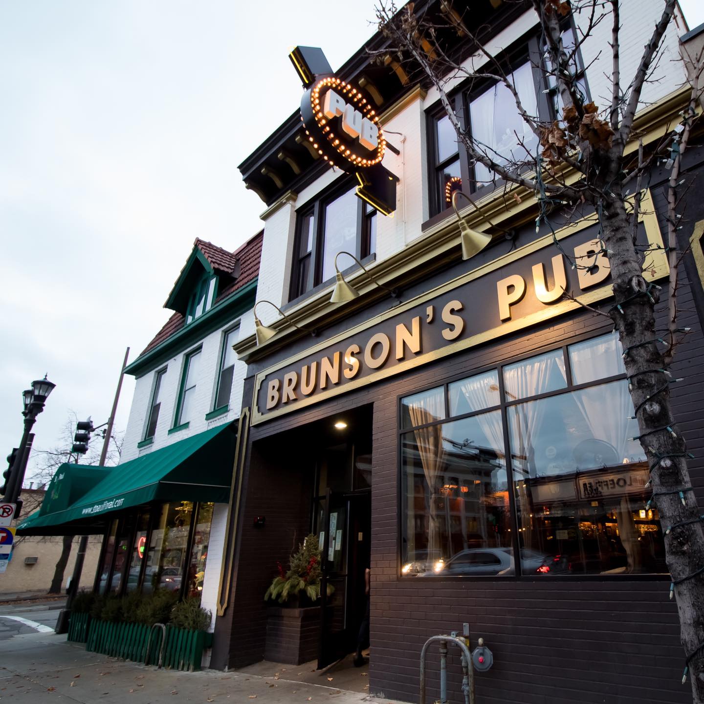 For the Love of a St. Paul Neighborhood Behind the Line With Brunson’s